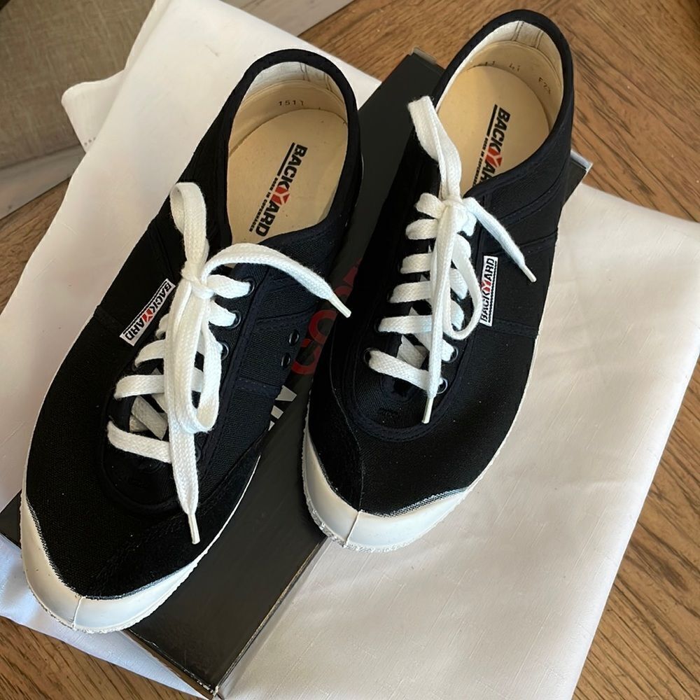 BACKYARD FOOTWEAR BLACK AND WHITE SNEAKERS.  NEW IN BOX